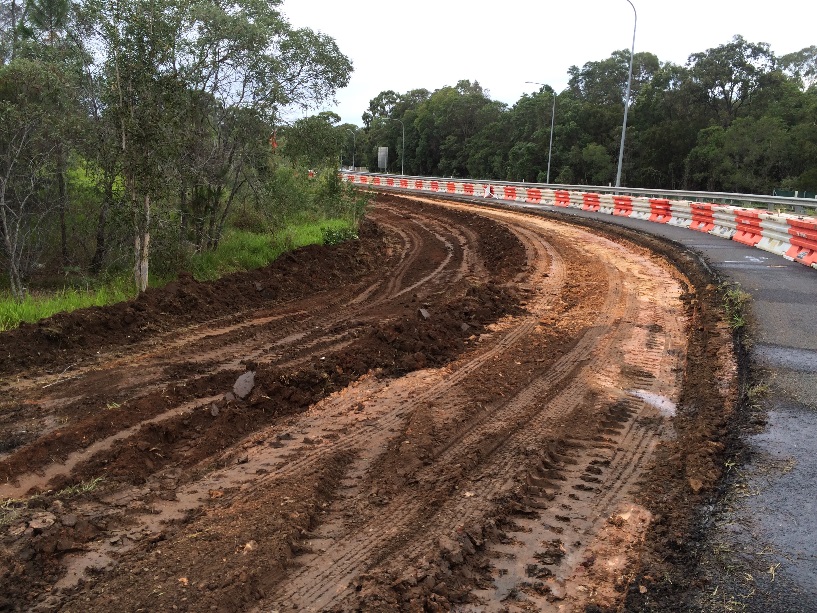 A new off ramp was constructed from the motorway onto Anzac Avenue